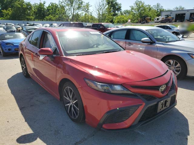 4T1T11AKXPU120919 - 2023 TOYOTA CAMRY SE NIGHT SHADE RED photo 4