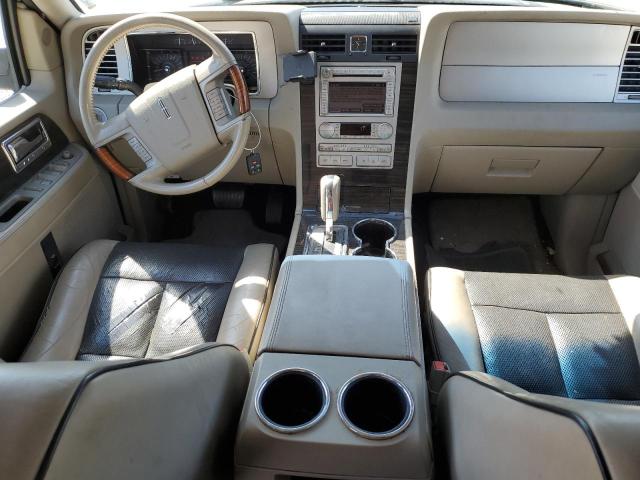 5LMFU27508LJ16006 - 2008 LINCOLN NAVIGATOR 银色 照片 8