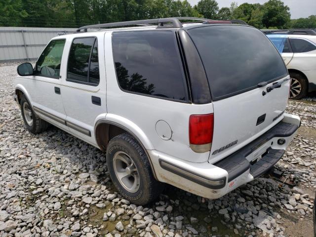 1GNCS13W7W2274216 - 1998 CHEVROLET BLAZER WHITE photo 2