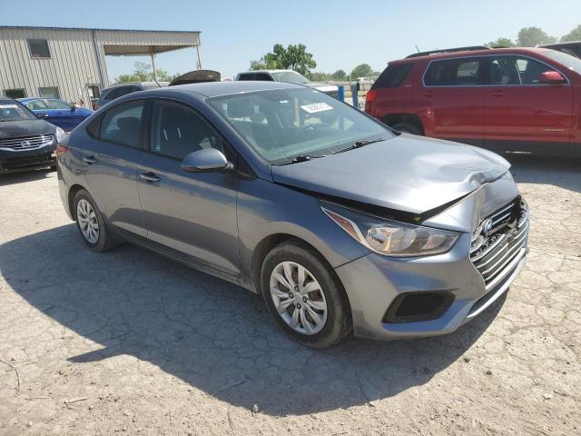 3KPC24A6XLE104959 - 2020 HYUNDAI ACCENT SE GRAY photo 4