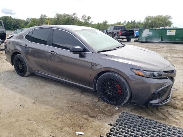 4T1G11AKXPU163965 - 2023 TOYOTA CAMRY SE NIGHT SHADE GRAY photo 4