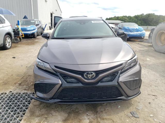 4T1G11AKXPU163965 - 2023 TOYOTA CAMRY SE NIGHT SHADE GRAY photo 5