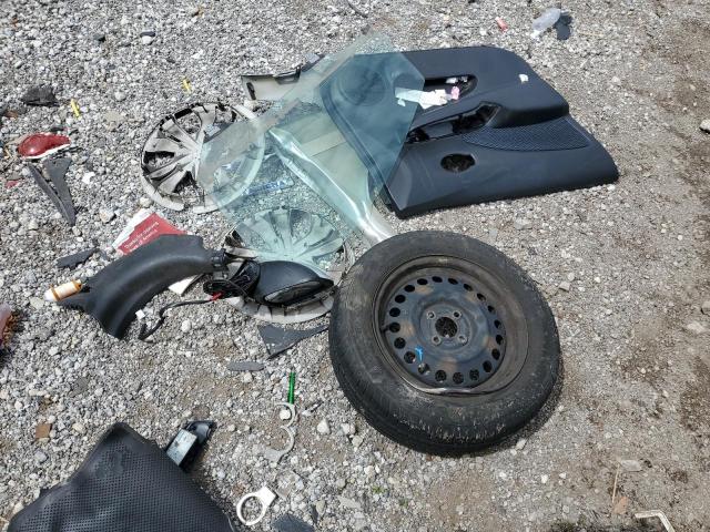 3N1CE2CP1JL357018 - 2018 NISSAN VERSA NOTE S SILVER photo 12