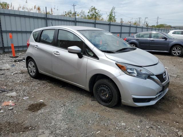 3N1CE2CP1JL357018 - 2018 NISSAN VERSA NOTE S SILVER photo 4