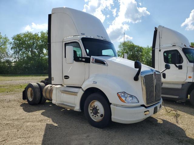 2015 KENWORTH T680 T680, null