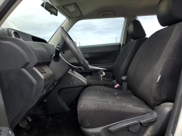 JTLKE50E281032171 - 2008 TOYOTA SCION XB WHITE photo 7