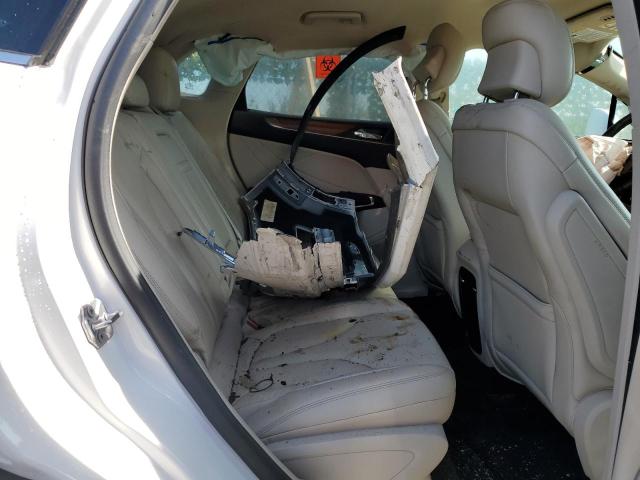 5LMCJ2C97HUL08456 - 2017 LINCOLN MKC SELECT Սպիտակ լուսանկար 11