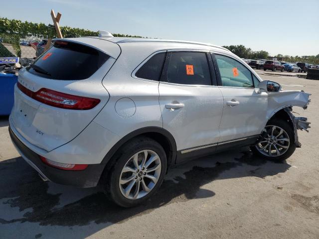 5LMCJ2C97HUL08456 - 2017 LINCOLN MKC SELECT Սպիտակ լուսանկար 3