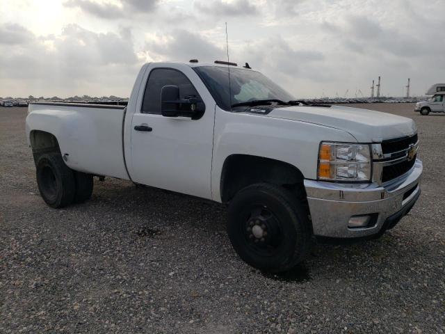 1GCJK34K28E191737 - 2008 CHEVROLET SILVERADO K3500 WHITE photo 4