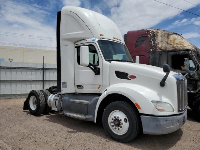2017 PETERBILT 579, null