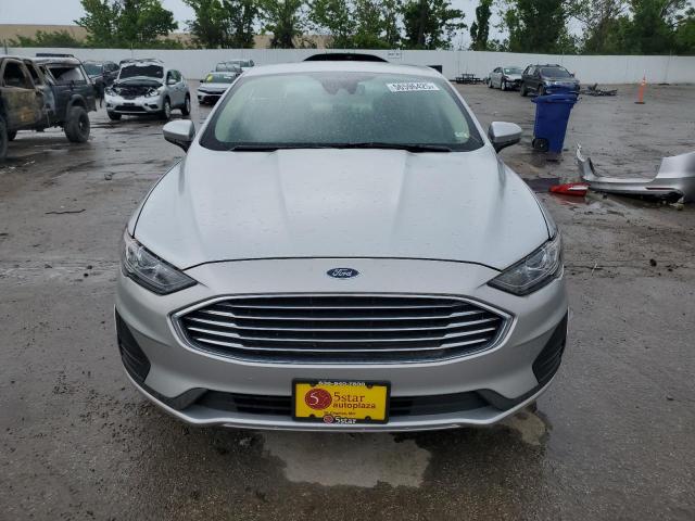 3FA6P0LUXKR264288 - 2019 FORD FUSION SE 银色 照片 5
