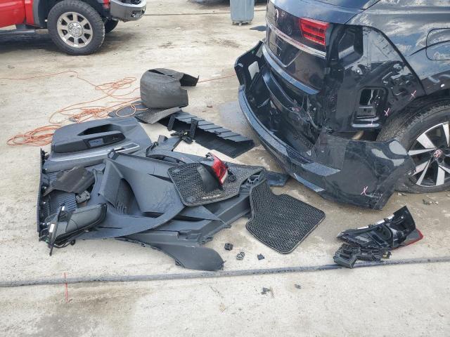 1V23C2CA5LC213029 - 2020 VOLKSWAGEN ATLAS CROS SE Черный фото 13