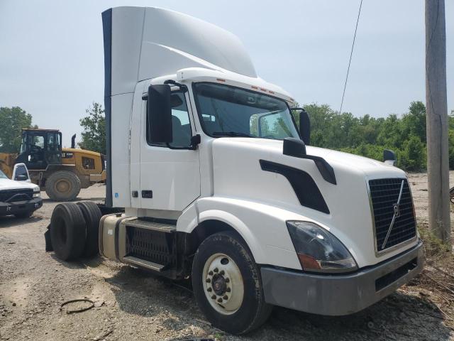 2016 VOLVO VN VNL, null