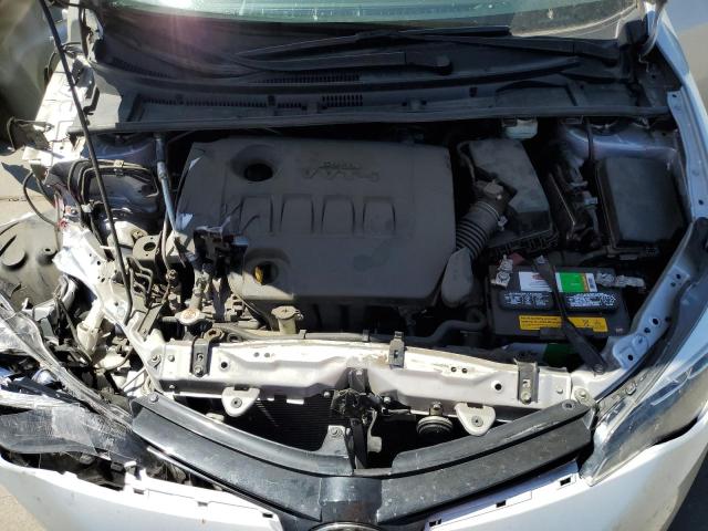 2T1BURHE4JC119503 - 2018 TOYOTA COROLLA L SILVER photo 11