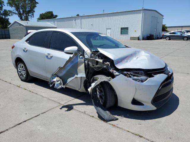 2T1BURHE4JC119503 - 2018 TOYOTA COROLLA L SILVER photo 4