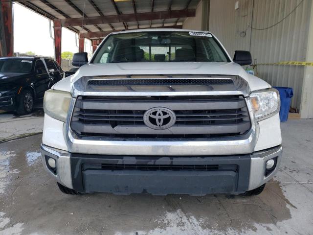 5TFRM5F12EX082451 - 2014 TOYOTA TUNDRA DOUBLE CAB SR/SR5 WHITE photo 5