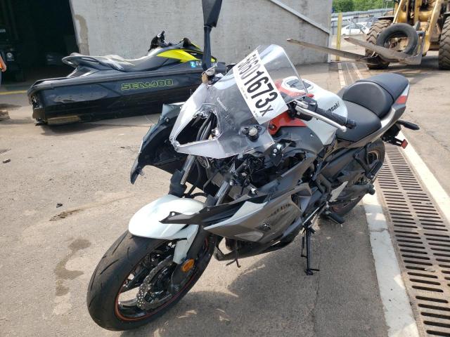 ML5EXER18PDA87236 - 2023 KAWASAKI EX650 R Белый фото 2