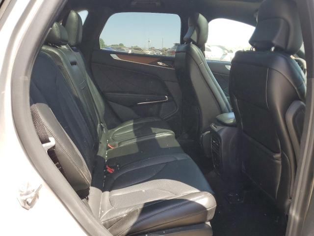 5LMCJ3D94KUL25677 - 2019 LINCOLN MKC RESERVE SILVER photo 11