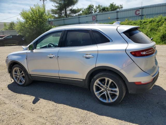 5LMCJ3D94KUL25677 - 2019 LINCOLN MKC RESERVE SILVER photo 2