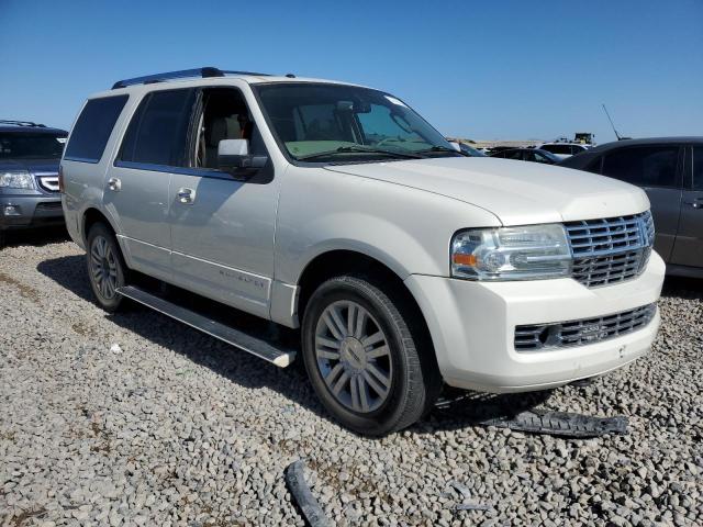 5LMFU28528LJ20489 - 2008 LINCOLN NAVIGATOR თეთრი ფოტო 4