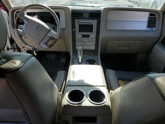 5LMFU28528LJ20489 - 2008 LINCOLN NAVIGATOR თეთრი ფოტო 8