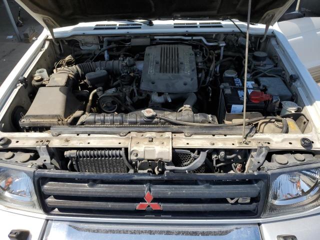 JA4MR51R7WJ007803 - 1998 MITSUBISHI MONTERO WHITE photo 12