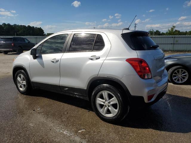 KL7CJKSB2LB023628 - 2020 CHEVROLET TRAX LS SILVER photo 2