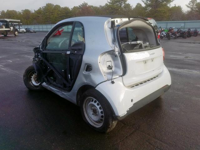 WMEFJ5DA1HK172532 - 2017 SMART FORTWO TWO TONE photo 3