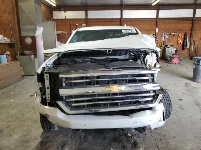 3GCUKTEC8JG208673 - 2018 CHEVROLET SILVERADO K1500 HIGH COUNTRY WHITE photo 5