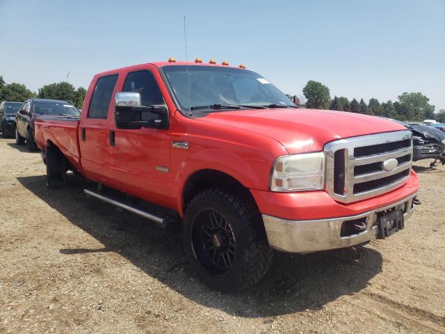 1FTWW31P05EB53641 - 2005 FORD F350 SRW SUPER DUTY RED photo 4