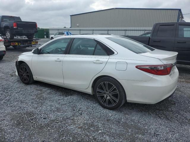 4T1BF1FKXGU153926 - 2016 TOYOTA CAMRY LE WHITE photo 2