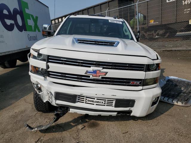 1GC1KWEY2HF152130 - 2017 CHEVROLET SILVERADO K2500 HEAVY DUTY LTZ WHITE photo 5