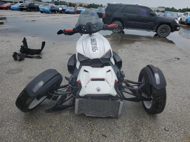 3JB2HEH26NJ002705 - 2022 CAN-AM RYKER RALLY EDITION WHITE photo 2