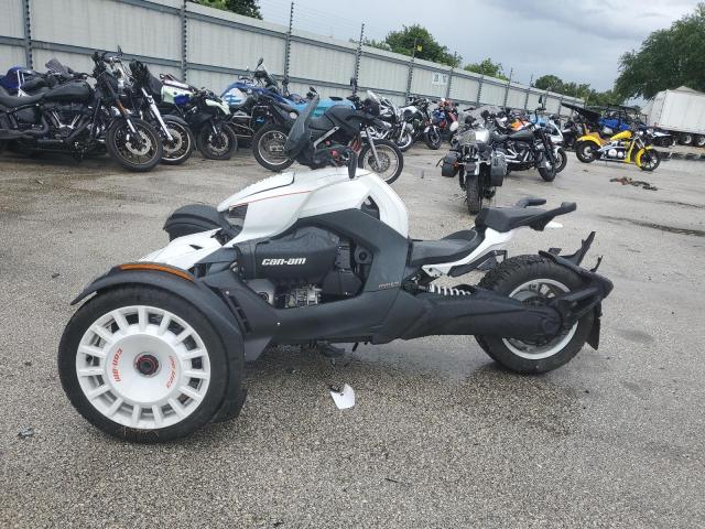 3JB2HEH26NJ002705 - 2022 CAN-AM RYKER RALLY EDITION WHITE photo 3