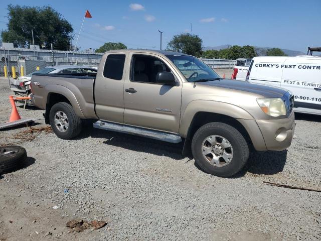 5TETU62N55Z008390 - 2005 TOYOTA TACOMA PRERUNNER ACCESS CAB TAN photo 4