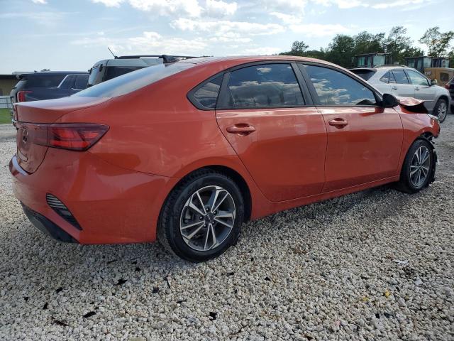 3KPF24AD3NE483432 - 2022 KIA FORTE FE ORANGE photo 3
