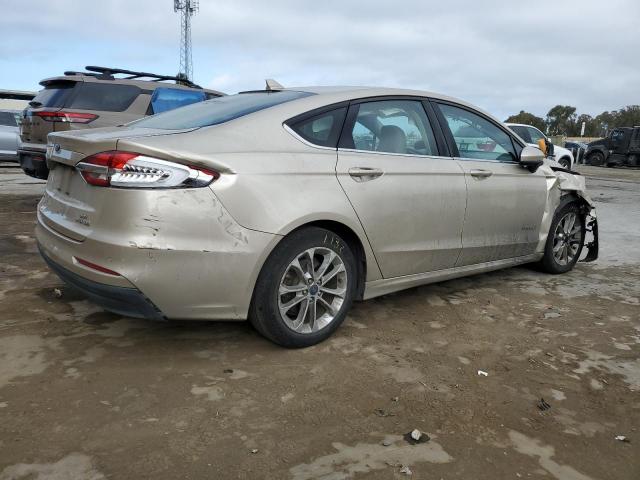 3FA6P0LU7KR142987 - 2019 FORD FUSION SE GOLD photo 3