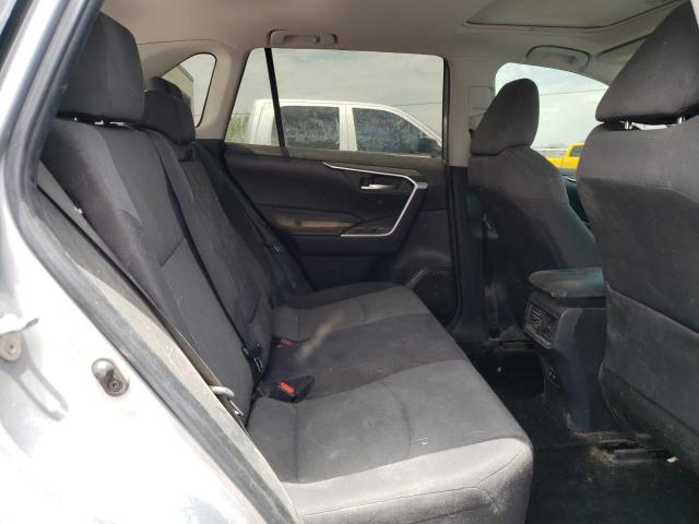 2T3P1RFV1KW028987 - 2019 TOYOTA RAV4 XLE SILVER photo 11