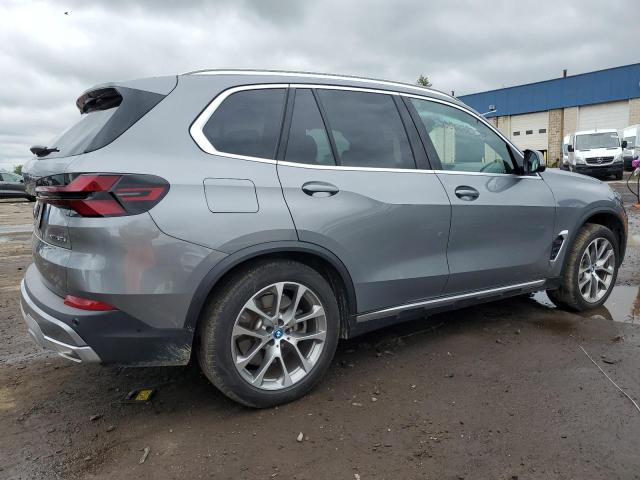 5UX43EU09R9T80477 - 2024 BMW X5 XDRIVE50E SILVER photo 3