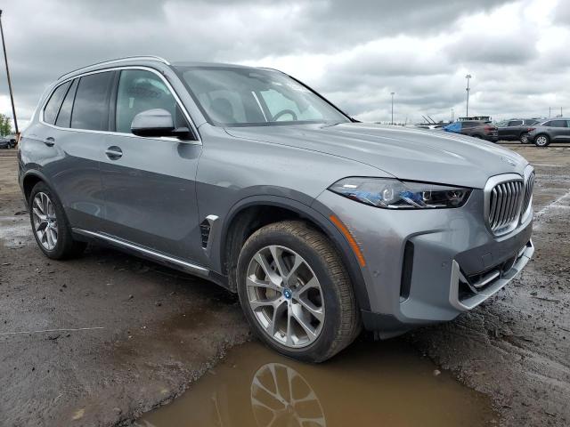 5UX43EU09R9T80477 - 2024 BMW X5 XDRIVE50E SILVER photo 4