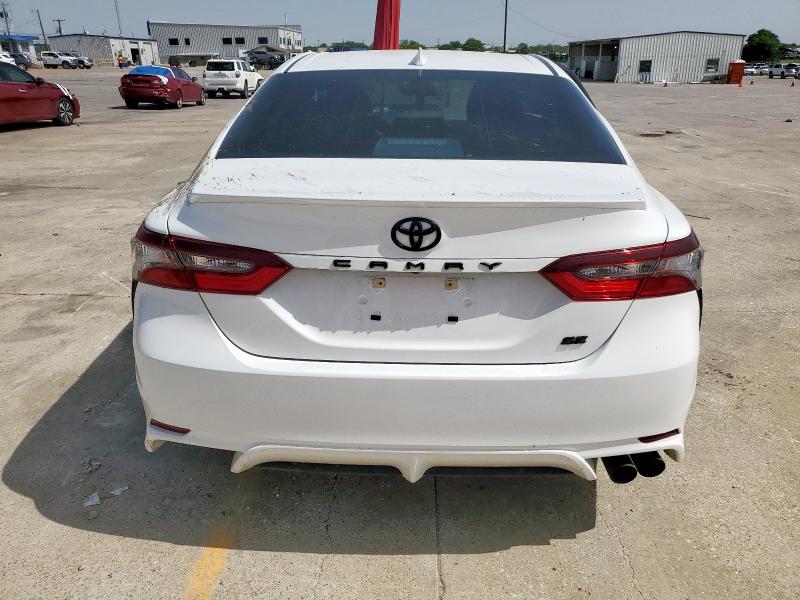 4T1G11AK1RU219956 - 2024 TOYOTA CAMRY SE NIGHT SHADE WHITE photo 6
