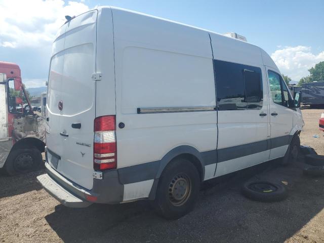 WD3PE7DC9E5934837 - 2014 MERCEDES-BENZ SPRINTER 2500 WHITE photo 4