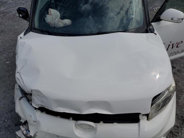 JTLZE4FE1FJ071606 - 2015 TOYOTA SCION XB 白色 照片 11