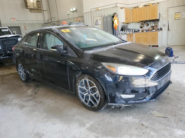 1FADP3H23HL235688 - 2017 FORD FOCUS SEL BLACK photo 4