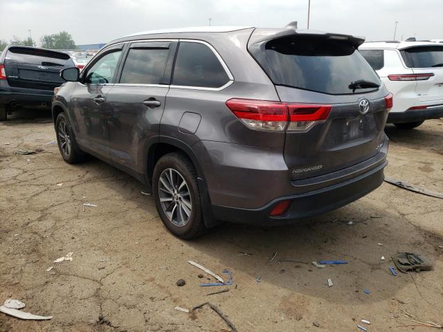 5TDJZRFH0KS581950 - 2019 TOYOTA HIGHLANDER SE SILVER photo 2