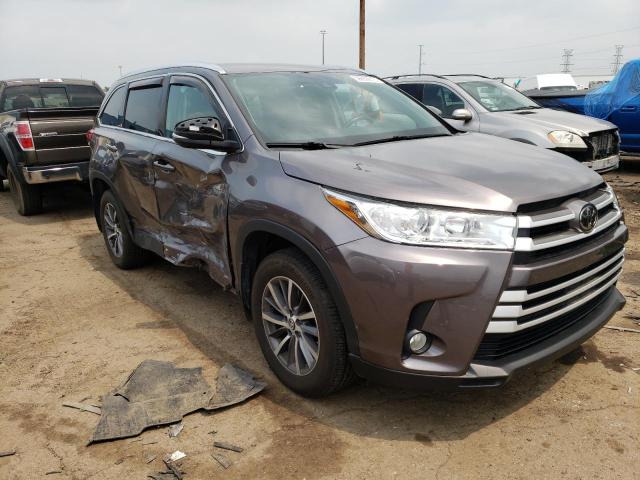 5TDJZRFH0KS581950 - 2019 TOYOTA HIGHLANDER SE SILVER photo 4