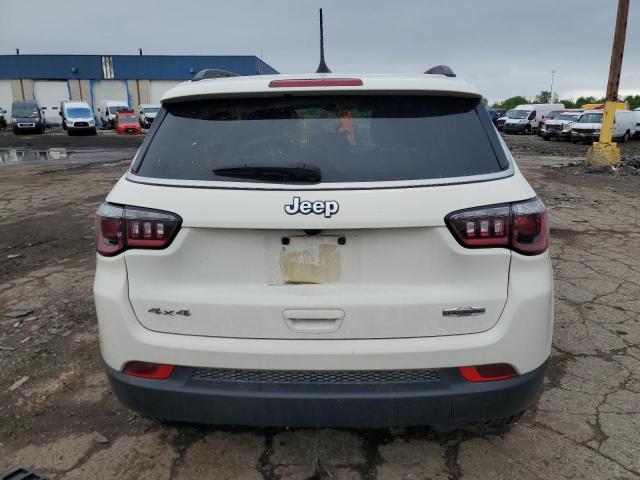 3C4NJDBB0KT656990 - 2019 JEEP COMPASS LATITUDE أبيض صورة 6