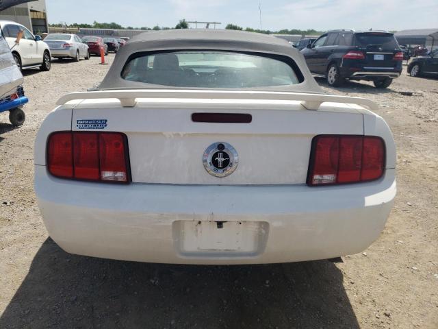 1ZVFT84N955178311 - 2005 FORD MUSTANG WHITE photo 6