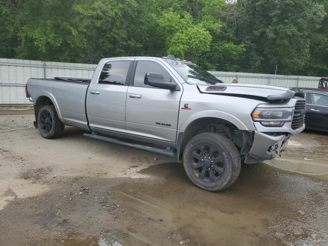 3C63R3JL2NG243445 - 2022 RAM 3500 LARAMIE GRAY photo 4