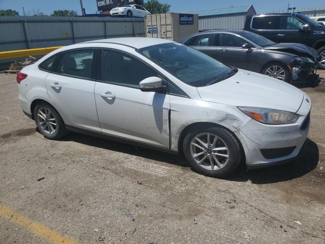 1FADP3F27GL216689 - 2016 FORD FOCUS SE WHITE photo 4